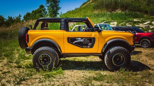 2021 Ford  Bronco：2门$ 29,995，4门$ 34,695