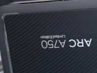 ArcA380评测中的英特尔ArcA750限量版设计表面