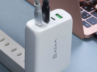 使用可更换旅行插头节省4端口快速充电砖