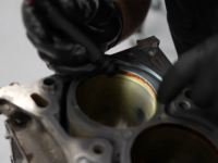 丰田技术大师反对10,000英里的换油间隔与破坏的发动机拆解