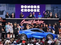 2024ChevroletCorvetteE-RayVIN001在慈善拍卖会上筹得115万美元