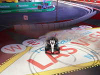 乘坐拉斯维加斯F1大奖赛赛道的飞行圈