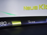 在NeueKlasse首次亮相之前观看BMW下一代HUD的实际应用