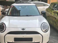 全新2024款MINICooper电动驾驶室揭晓