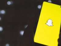 Android用户现在可以免费使用Snapchat的深色模式