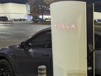 V4Tesla超级充电站的第一印象并不总是令人满意V4Tesla超级充电站的第一印象并不总是令人满意